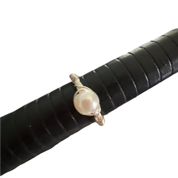 HANDMADE | PEARL SILVER WIRE RING SZ 7 - Picture 2 of 5
